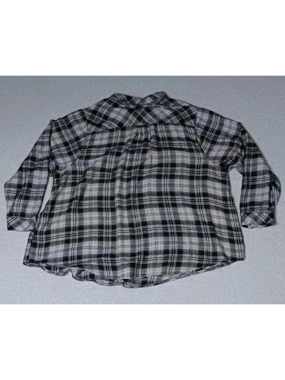 Torrid Long Sleeve Button Up Flannel Shirt Womens Size 5XL Gray Plaid Super Soft - Picture 8 of 12